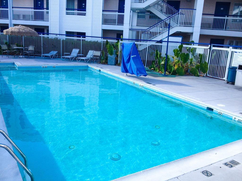 Baymont By Wyndham Wilmington Hotel Екстериор снимка
