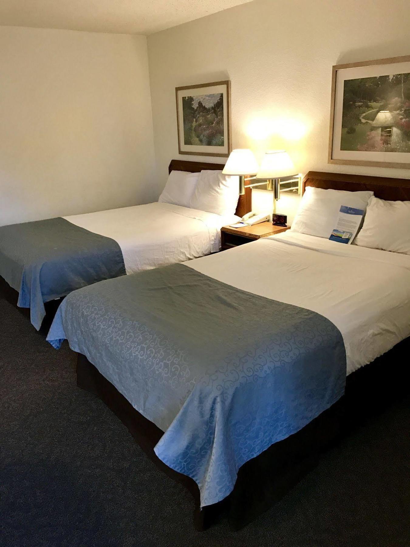 Baymont By Wyndham Wilmington Hotel Екстериор снимка